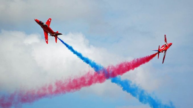 Red Arrows Synchro Cross