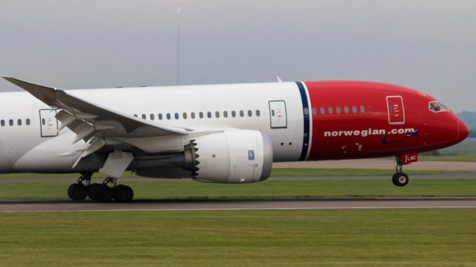 Norwegian 787 landing at Cardiff Airport (Image: Nick Harding/TransportMedia UK)