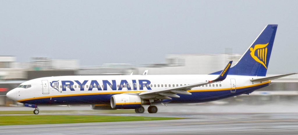 Ryanair 737 at Cardiff Airport (Max Thrust Digital)
