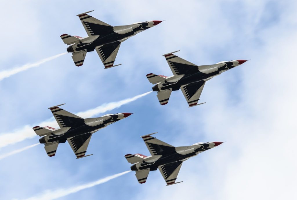 The USAF Thunderbirds (Aviation Media Agency)