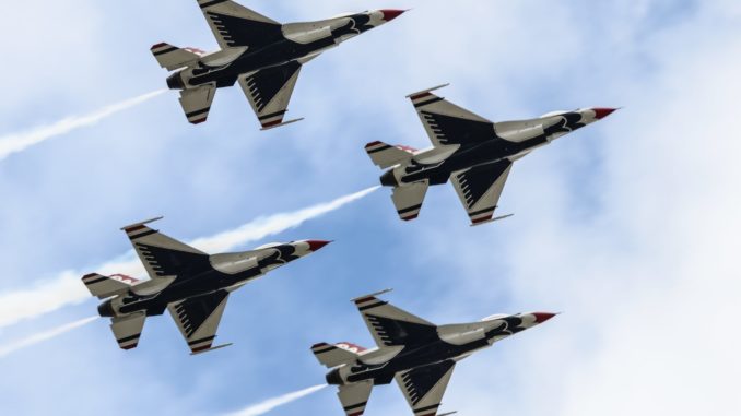 The USAF Thunderbirds (Aviation Media Agency)