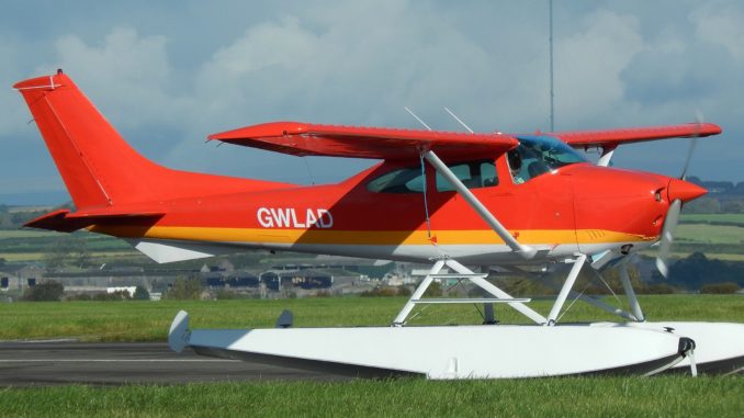 seaplane to touchdown in cardiff bay