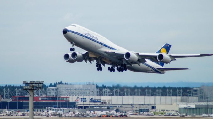 A Boeing 747-8i in Lufthansa Retro colours