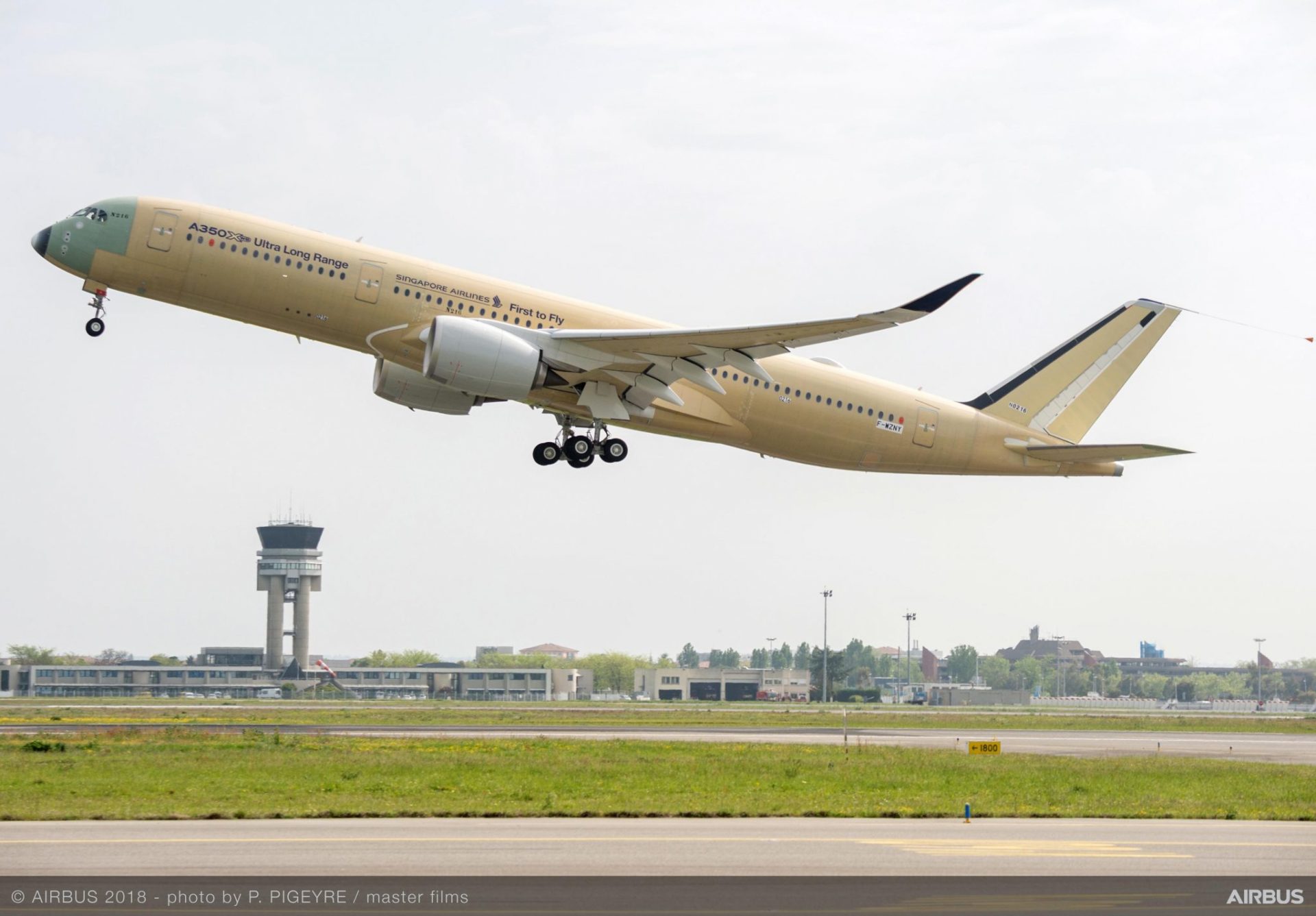 A350-900 ULR Singapore Airlines take off