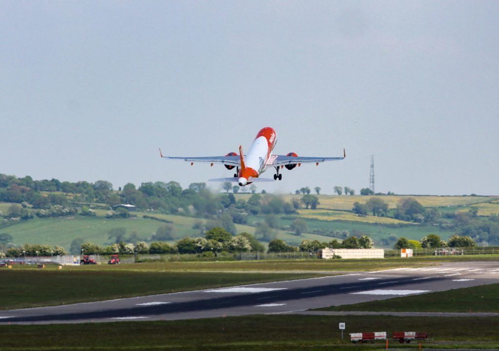 An Easyjet A320neo takes off from Bristol Airport (The Aviation Media Agency.)
