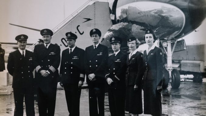 Peggy Thorne with the crew of the first transatlantic jet engine flight (C) British Airways