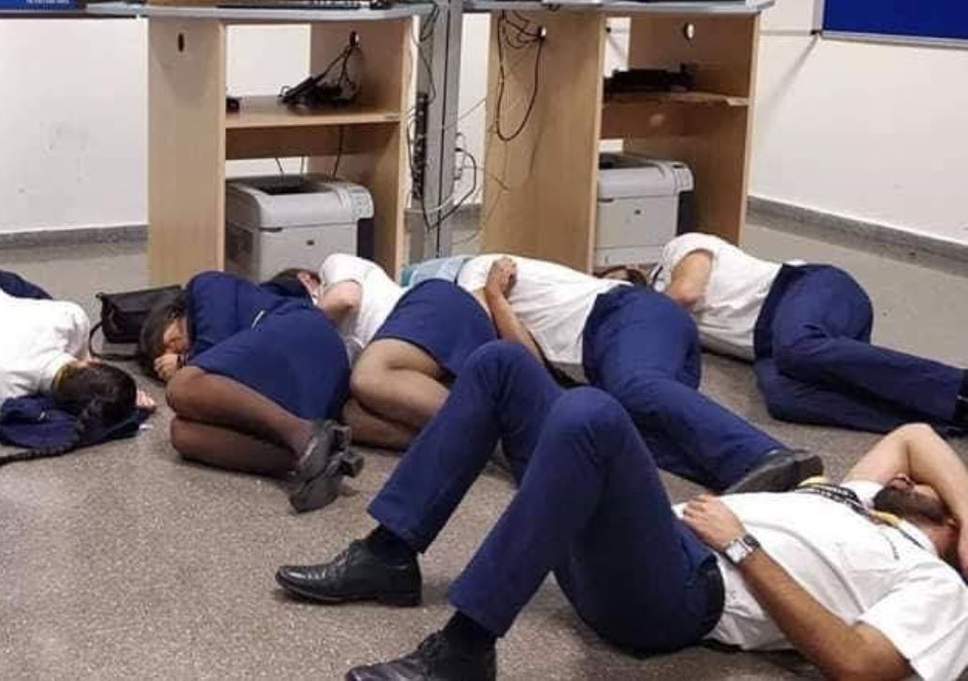 ryanair-crew-asleep-malaga-airport