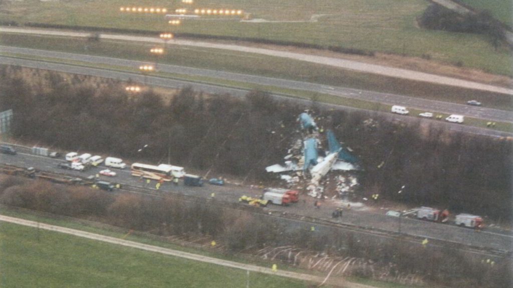 The final resting place of G-OBME, a Boeing 737-400 (OGL)