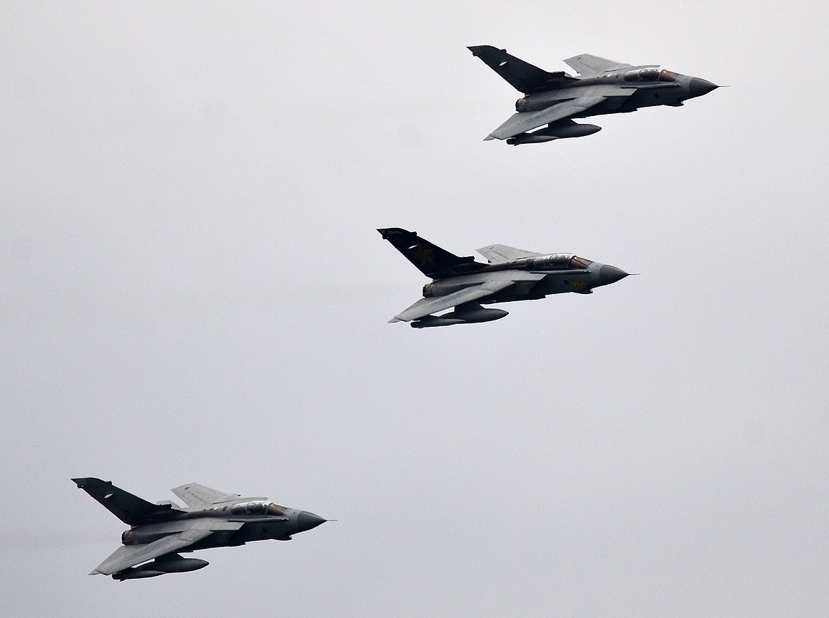 The Farewell flypast banks around towards Cardiff Airport (Image: Ian Grinter)