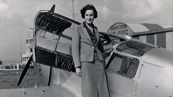 Jean Batten and her Percival Gull (Image: Archives New Zealand/CC BY-SA2.0)