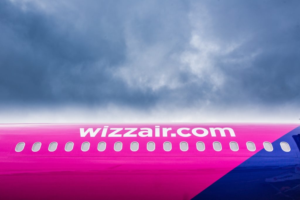 wizz air logo