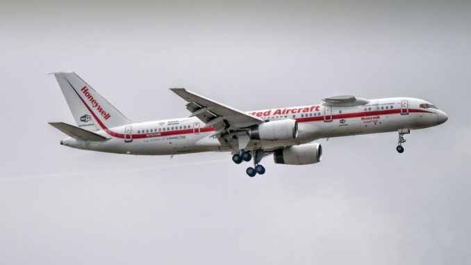 Honeywell Flying Testbed Boeing 757-200 N757HW (Image: Phillip Dawson)