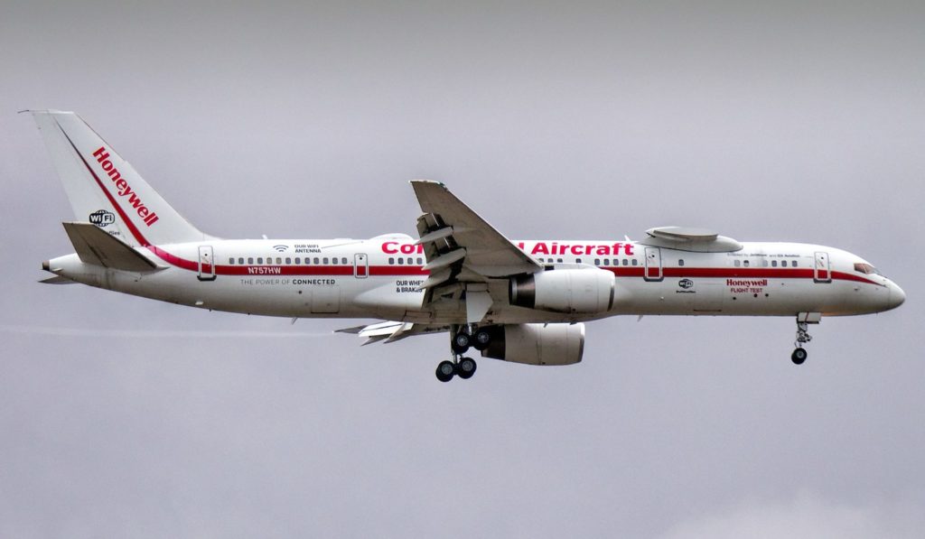 Honeywell Flying Testbed Boeing 757-200 N757HW (Image: Phillip Dawson)