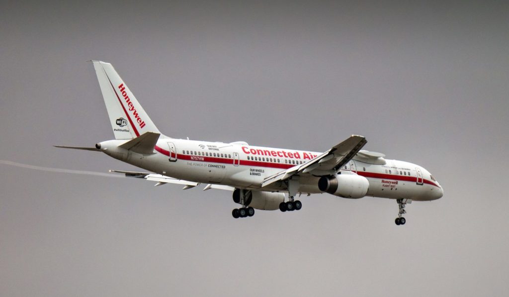 Honeywell Flying Testbed Boeing 757-200 N757HW (Image: Phillip Dawson)