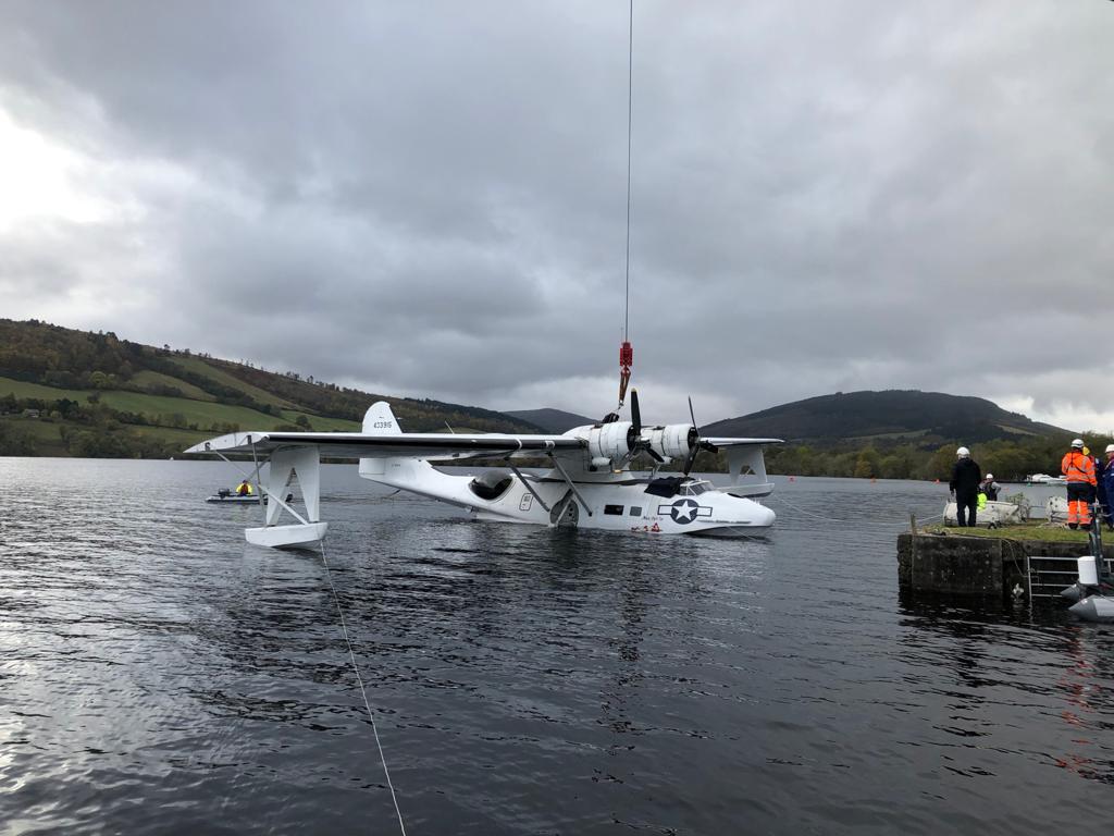 Miss Pick Up being lifted out of Loch Ness (Image: Plane Sailing)