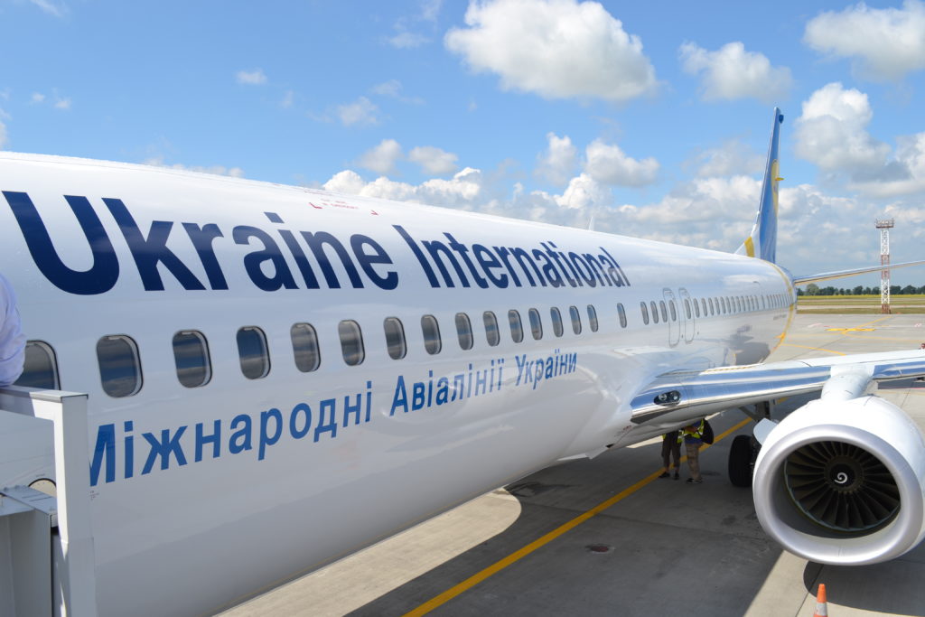 Ukraine International Airlines Boeing 737