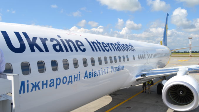 Ukraine International Airlines Boeing 737