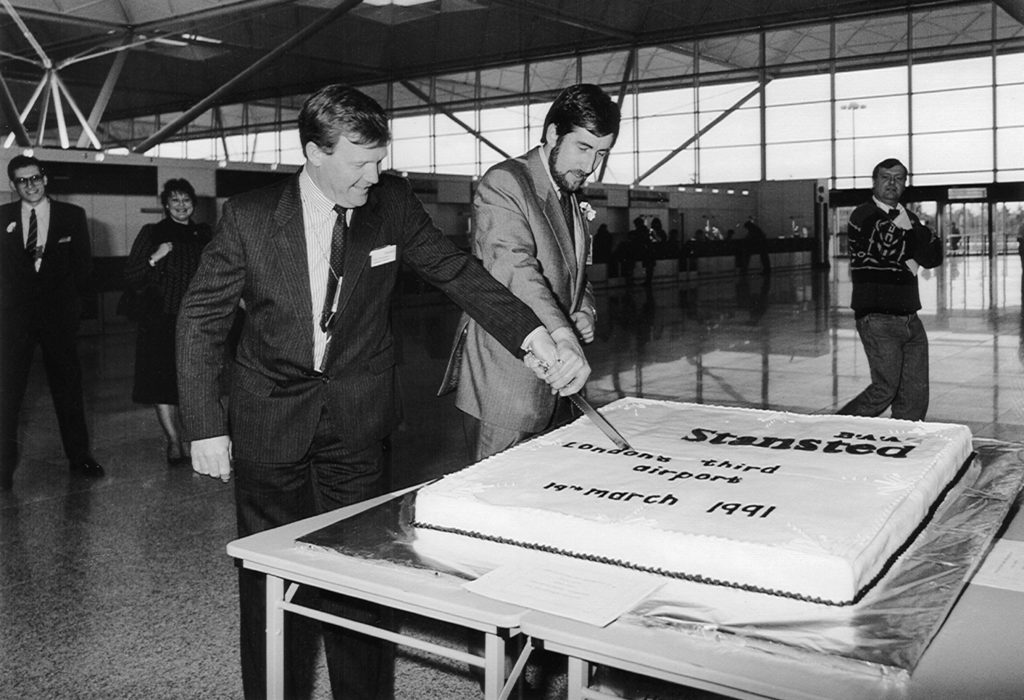 Cake cutting to mark the opening of the new terminal