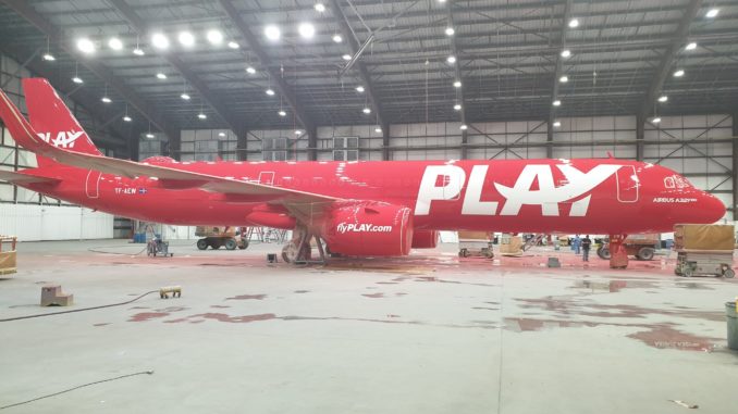 Play's Airbus A321neo being painted (Image: Play/Facebook)