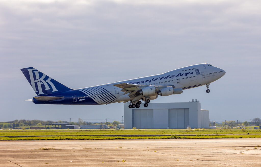 Rolls-Royce Boeing 747-200 flying test bed N787RR testing the Pearl Engine (Image: Rolls-Royce)