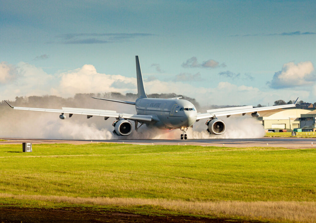 The RAF Voyager lands at Brize Norton after completing the first 100% SAF fuelled flight (MOD Crown Copyright)