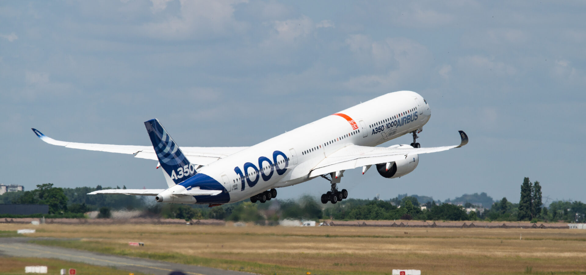 Airbus A350-100 gets airborne at the 55th Paris International Airshow (Image: UK Aviation Media)