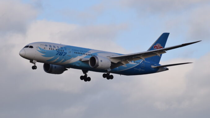 China Southern Boeing 787 at Heathrow (Max Thrust Digital)