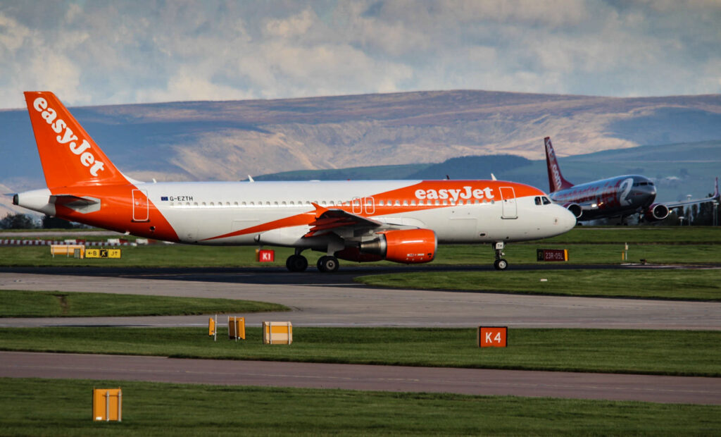 Easyjet Airbus at Manchester Airport (Image: UK Aviation Media)