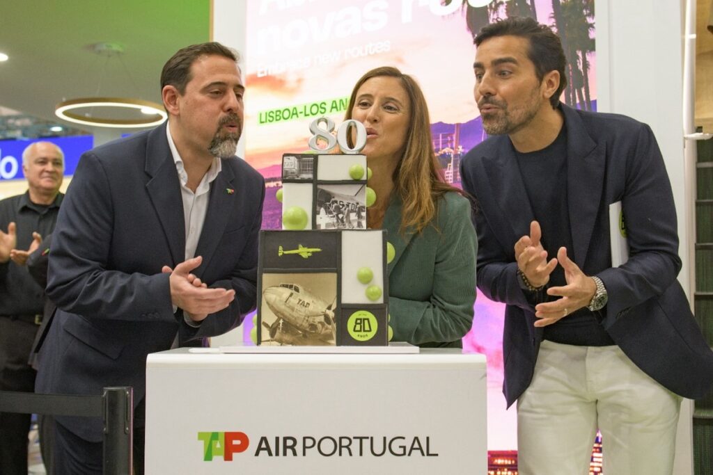 Mário Chaves, COO of TAP, Sofia Lufinha, CCO of TAP and actor Ricardo Pereira, who hosted the ceremony