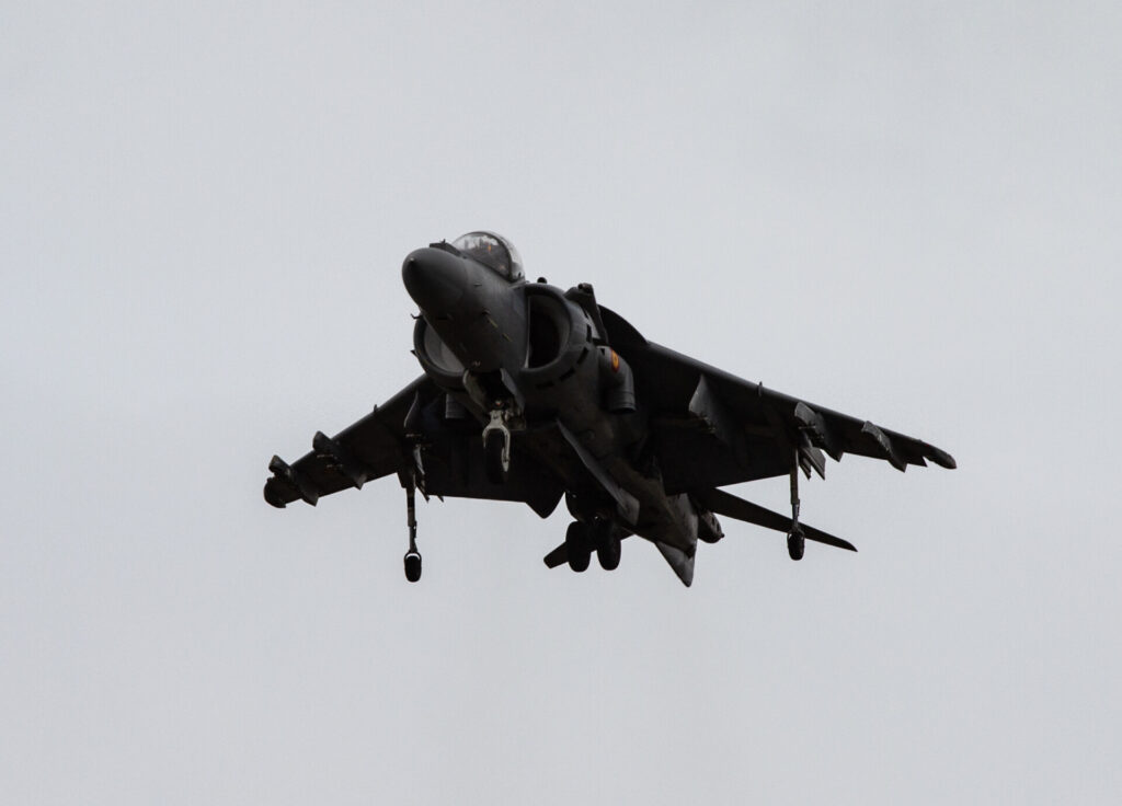 Spanish EAV8 Harrier II hovering for the crowd (Image: Max Thrust Digital)