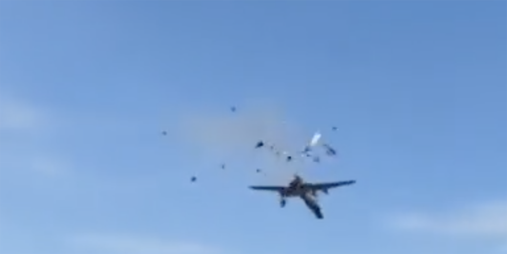 The moment a P63 King Cobra crashes into a B17 at a Dallas air show