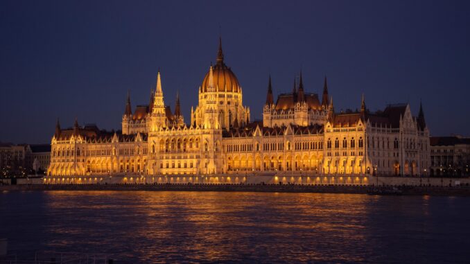 hungarian-parliament-building-6933621_1920 Hungarian Parliament Building