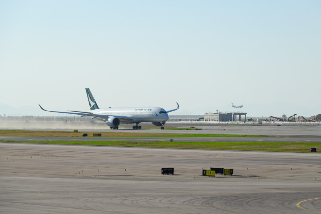 Cathay Pacific Flight CX8333 was the first aircraft to take-off from the newly reconfigured centre runway heralding the start of 3RS